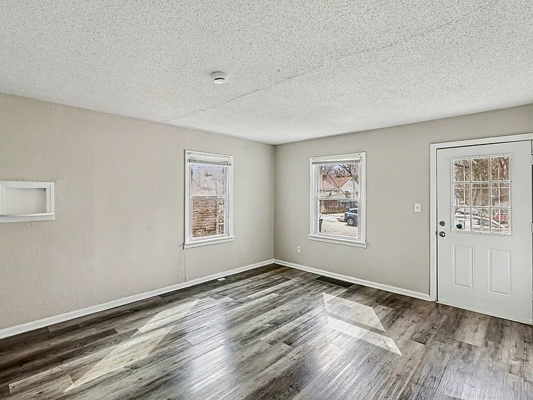 7010 Bellefontaine Ave — Photo 8