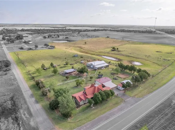 901 E 1st St, Granite, OK 73547