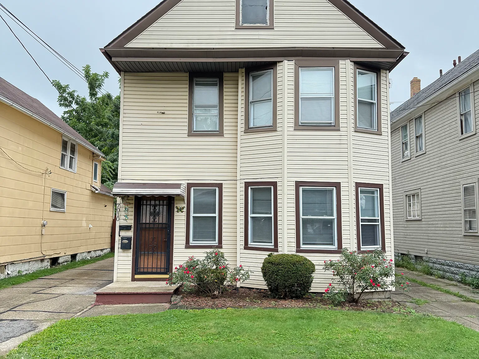 2 bed, 702 sqft, $950 — Photo 1
