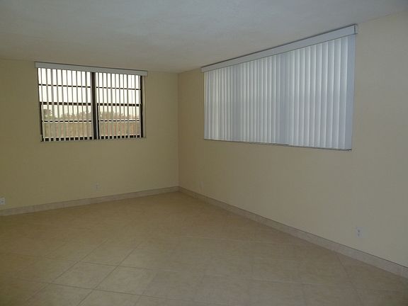 3rd image of 2400 Deer Creek Country Club Blvd APT 401-1