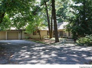 2324 W Lake Shore Dr, Springfield, IL 62712