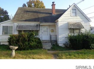 4 N 42nd St, Belleville, IL 62226