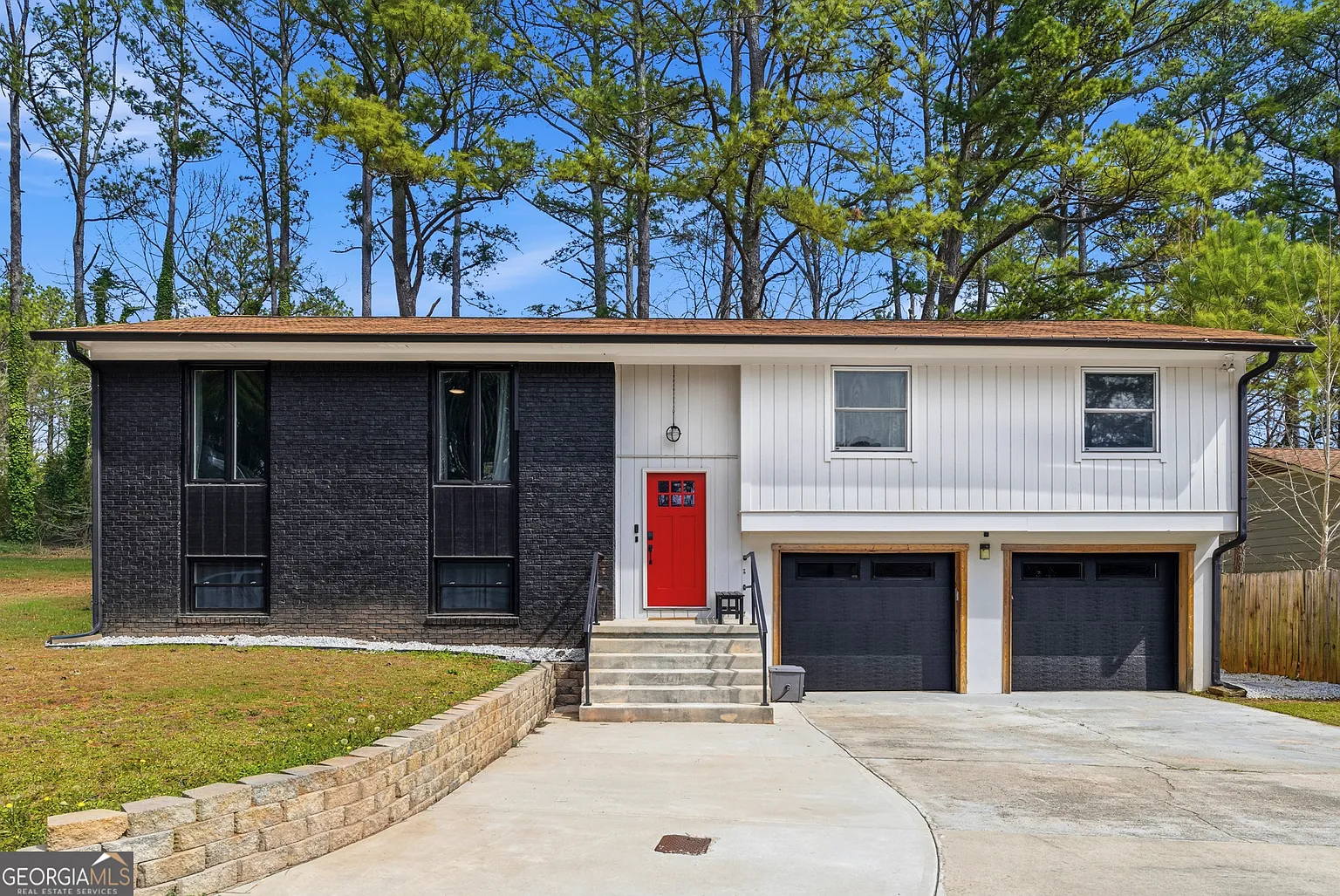 2470 Northbrook Rd photo 1
