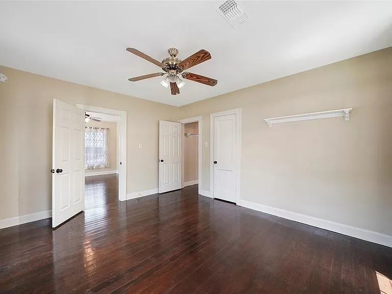 1007 E 25th St — Photo 15