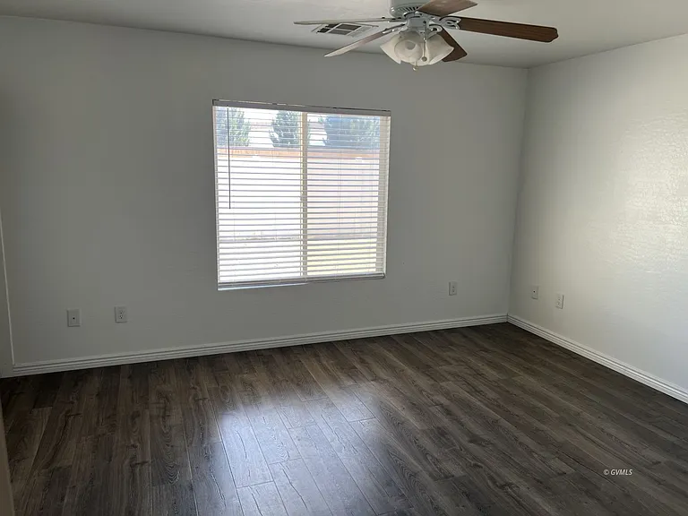 1605 E Copper Canyon Dr — Photo 5