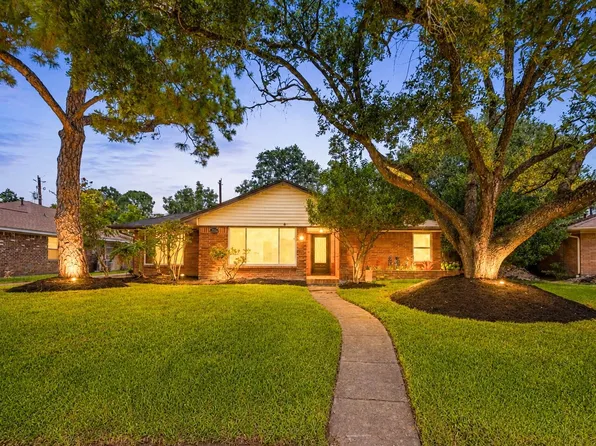 5262 Briarbend Dr, Houston, TX 77096