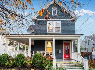 22 Lincoln St, Babylon, NY 11702