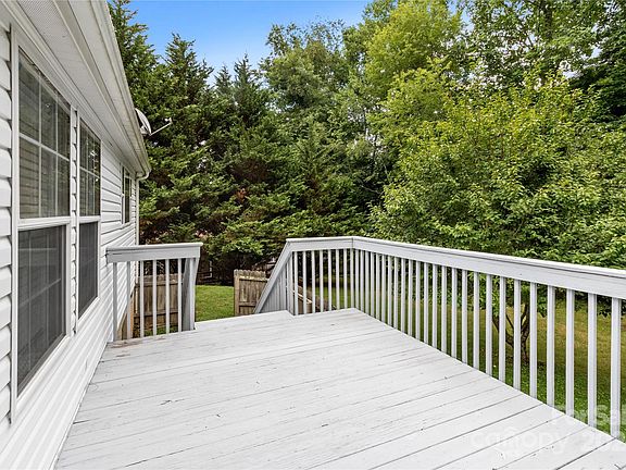 4th image of 65 Fraser Hill Dr
