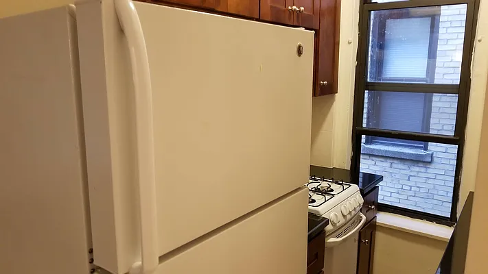 Rented by Realty Queens LLC | media 2