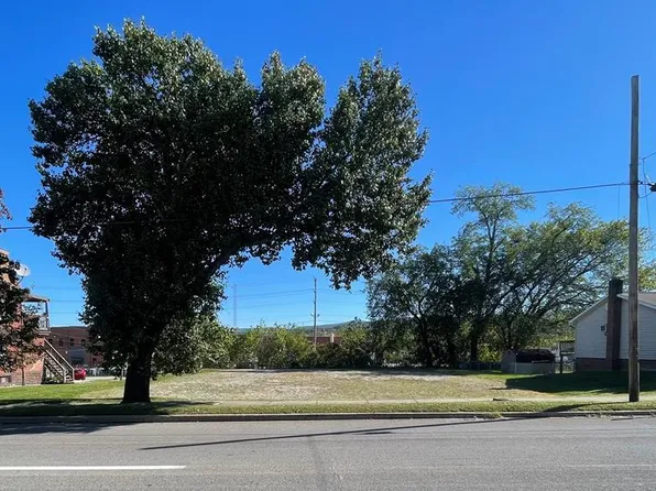 S 8th St, Connellsville, PA 15425