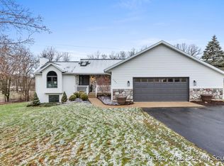 6683 Fairoaks Dr SE, Alto, MI 49302