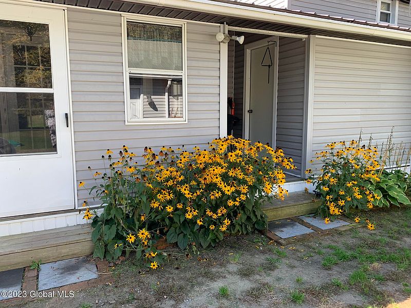 4th image of 1588 S Johnsburg Road