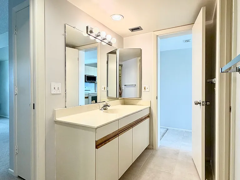 11 Plantation Dr #205 — Photo 15