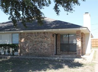 6831 Sierra Dr, North Richland Hills, TX 76180
