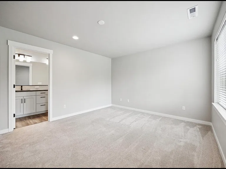 8157 SE Vermont St — Photo 11