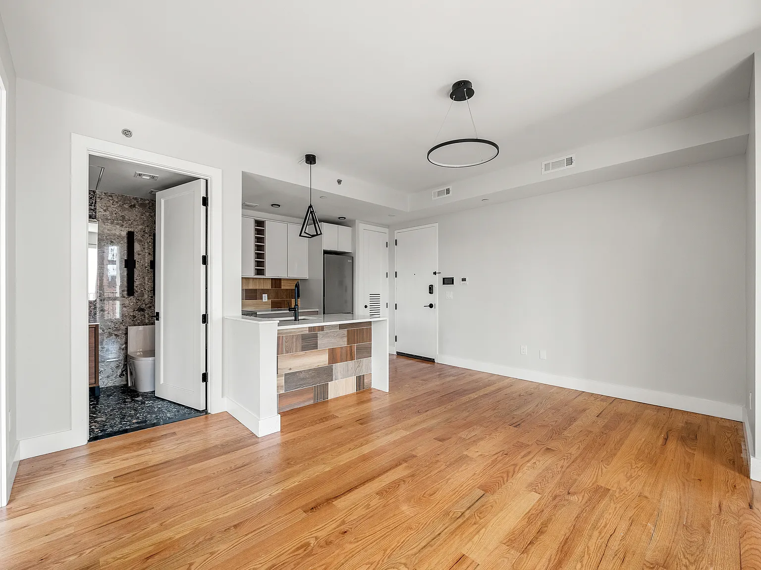 2112 Avenue P — Photo 2