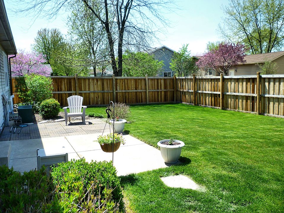 1st image of 308 Pin Oak Dr