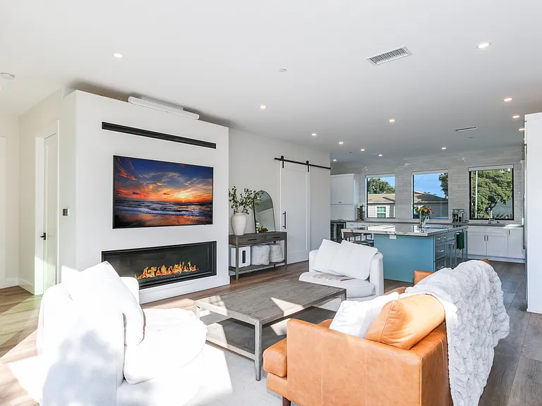 3608 Oleander Dr — Photo 14