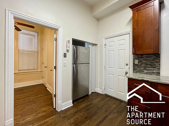 3rd image of 2027 W Armitage Ave #2
