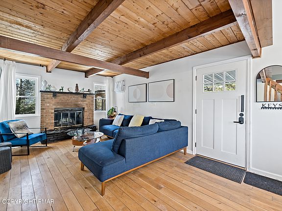 4th image of 7696 Fawn Ln