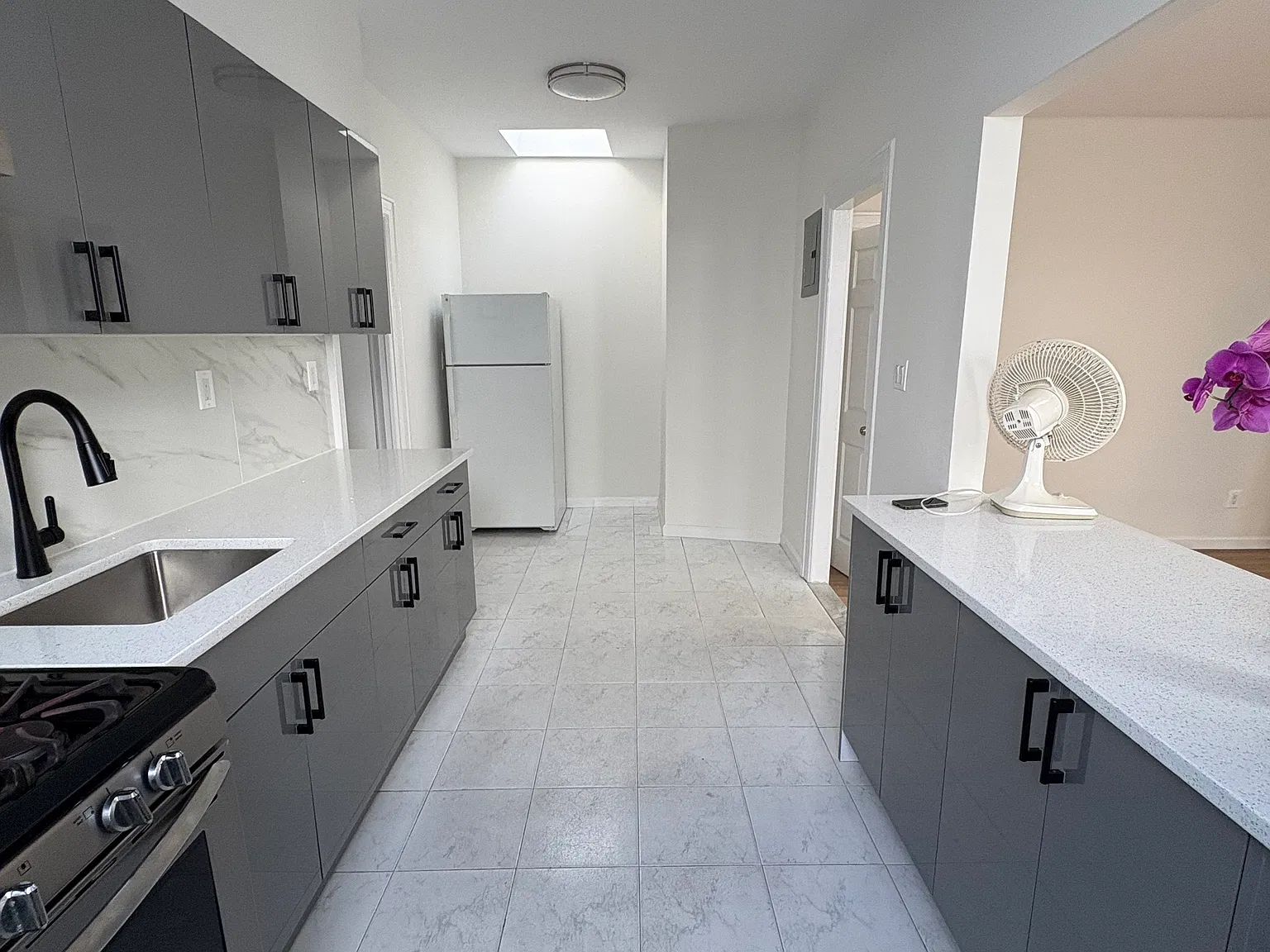 4 bed, 1.5 bath, 1080 sqft, $3,500 — Photo 3
