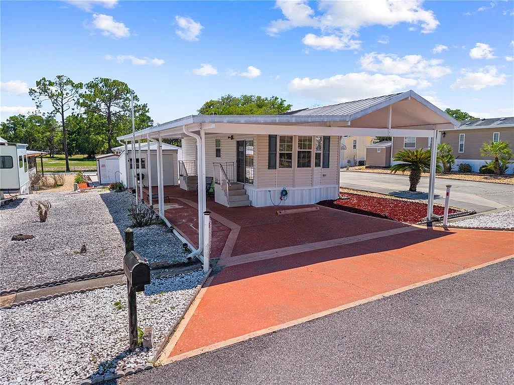 1 bed, 1.0 bath, 518 sqft, $900 — Photo 2