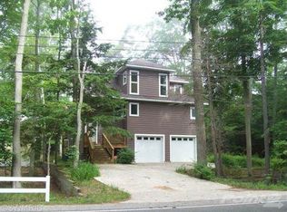 3730 Lakeshore Rd, Manistee, MI 49660