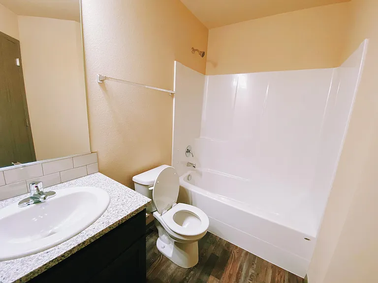 1202 N Bell St — Photo 18