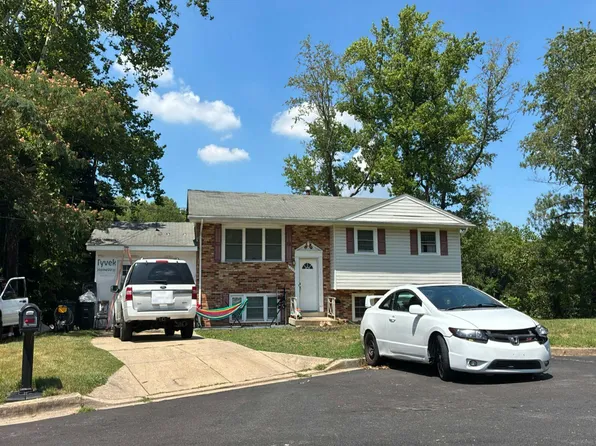 2902 Blooming Ct, Fort Washington, MD 20744
