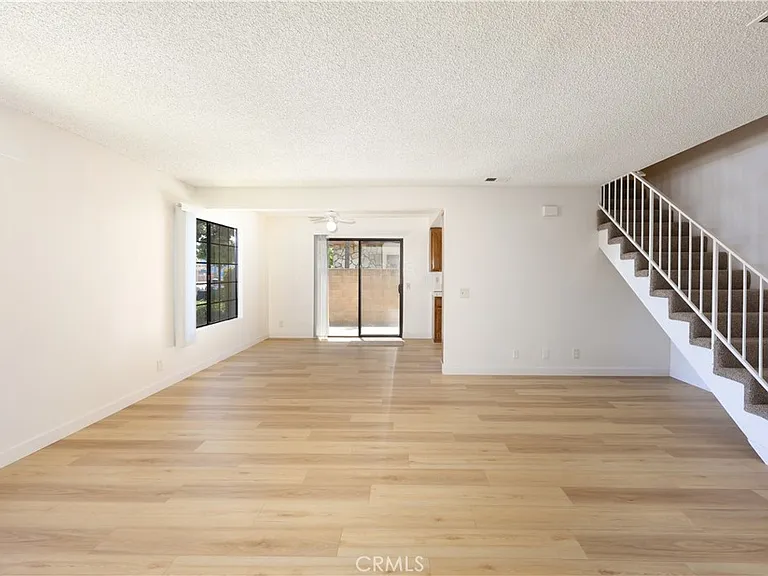 10355 La Reina Ave #A — Photo 4