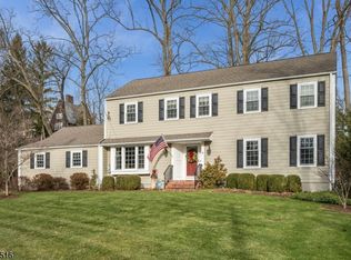 4 Gillespie Ln, Morristown, NJ 07960