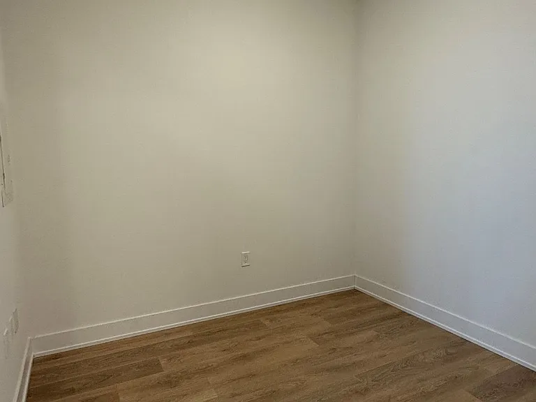 202 Burnhamthorpe Rd E #1410 — Photo 11