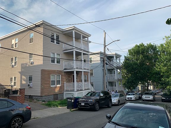5th image of 13 Bond St #1