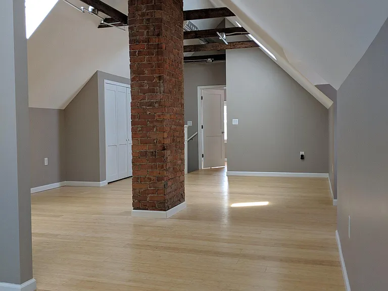 4836 Commonwealth St #B — Photo 12