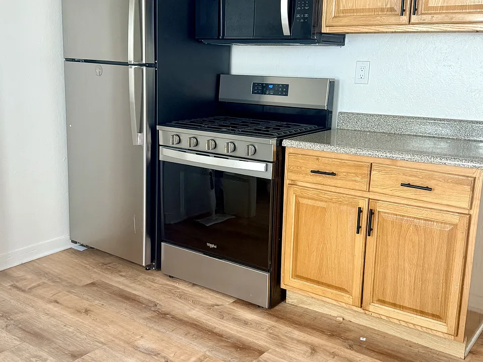 39 Maynard St #2E