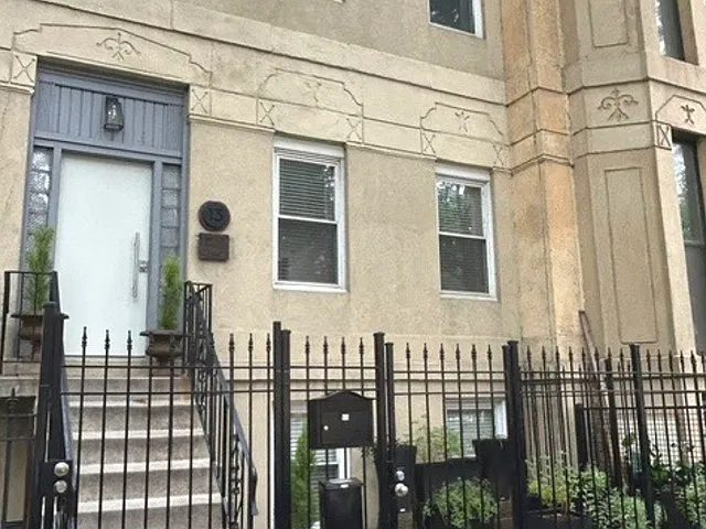 3 bed, 2.0 bath, 1092 sqft, $6,000 — Photo 2