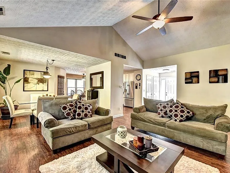 3940 Piper Glen Dr — Photo 3