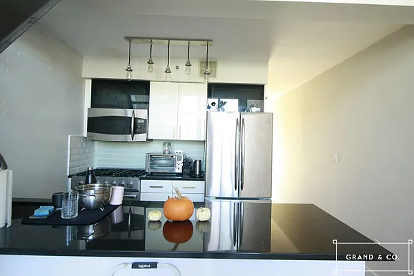 Rented by Grand & Co. | media 2