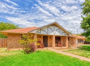 508 S Pedigo St, Pilot Point, TX 76258