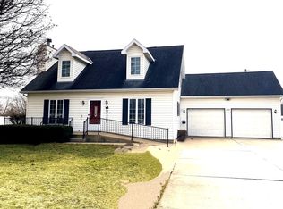 1013 W 4th St, Spring Valley, IL 61362