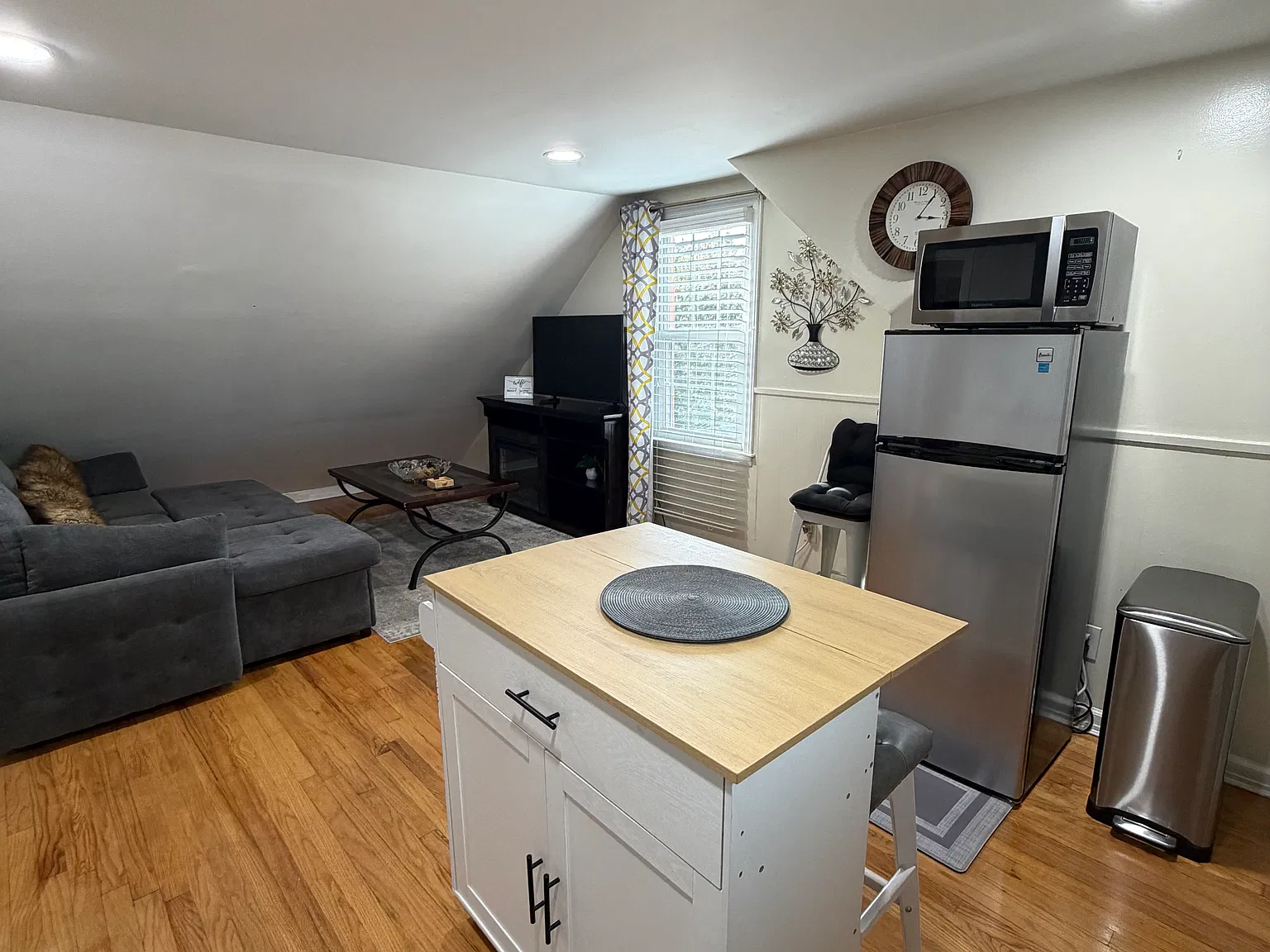 1 bed, $2,200 — Photo 3