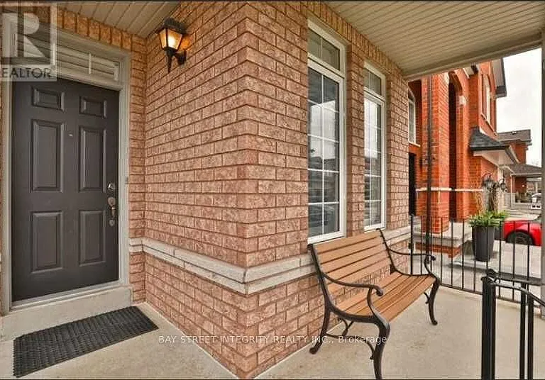 1383 Liverpool St — Photo 2