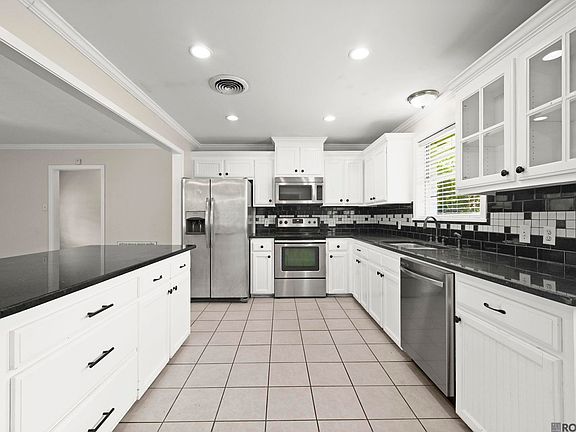 2nd image of 9543 Greenbriar Dr