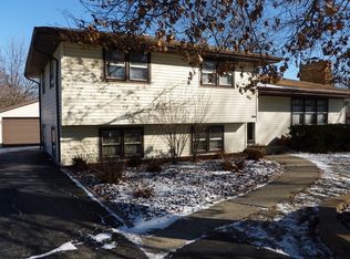 860 E Bryn Mawr Ave, Roselle, IL