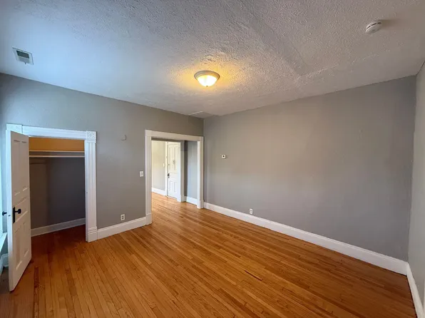 Historic Mansion Converted to Apartments, 118 N Glenwood Ave APT D, Springfield, IL 62702