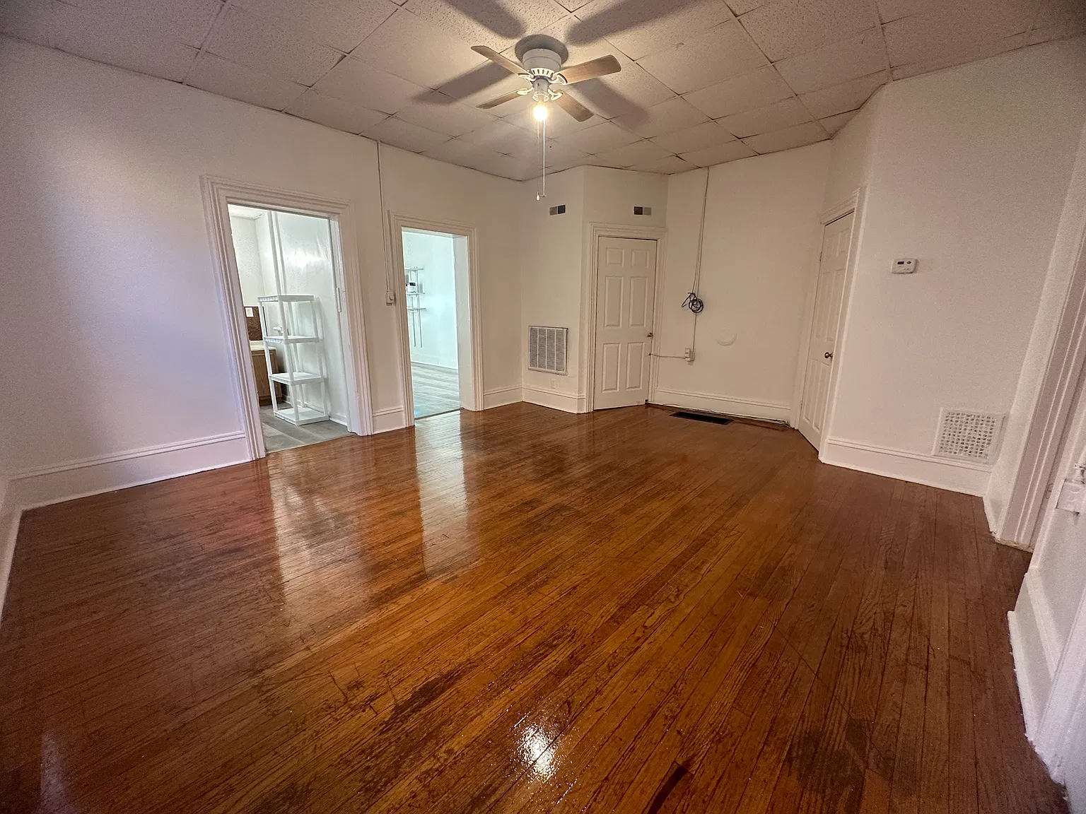 3 bed, $995 — Photo 4