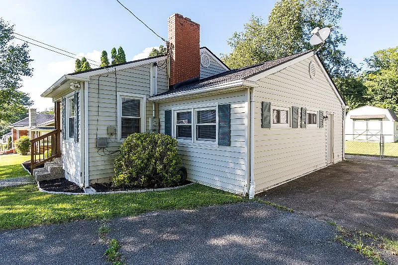 3 bed, 1282 sqft, $1,800 — Photo 3