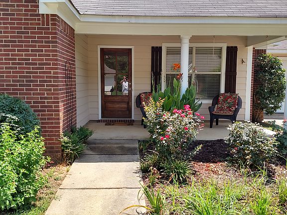 4th image of 107 Basswood Cir