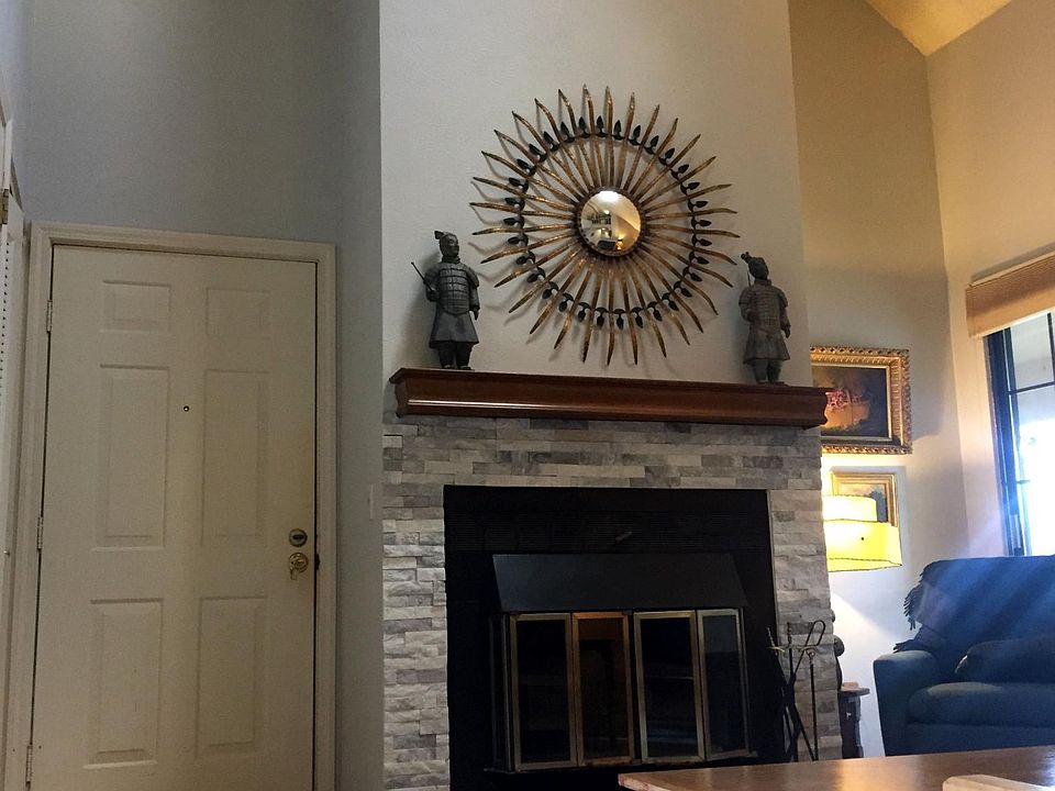 Amazing ceiling and fireplace!