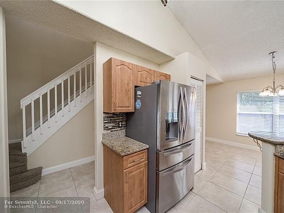4th image of 733 NW 177th Ave